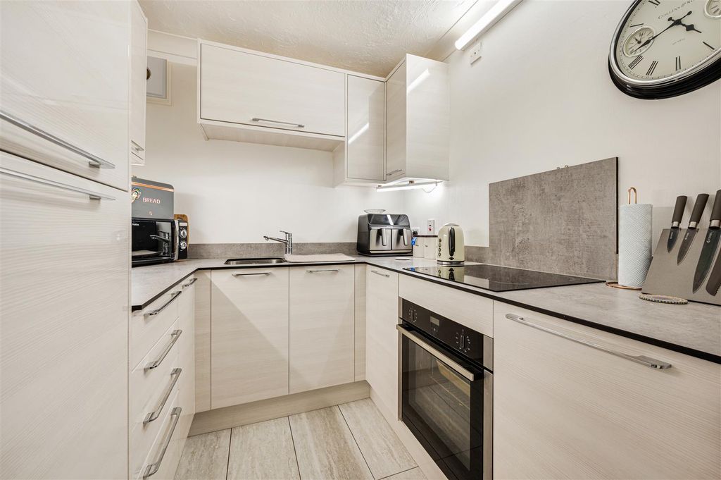 Property photo 2 of 15 Kitchen