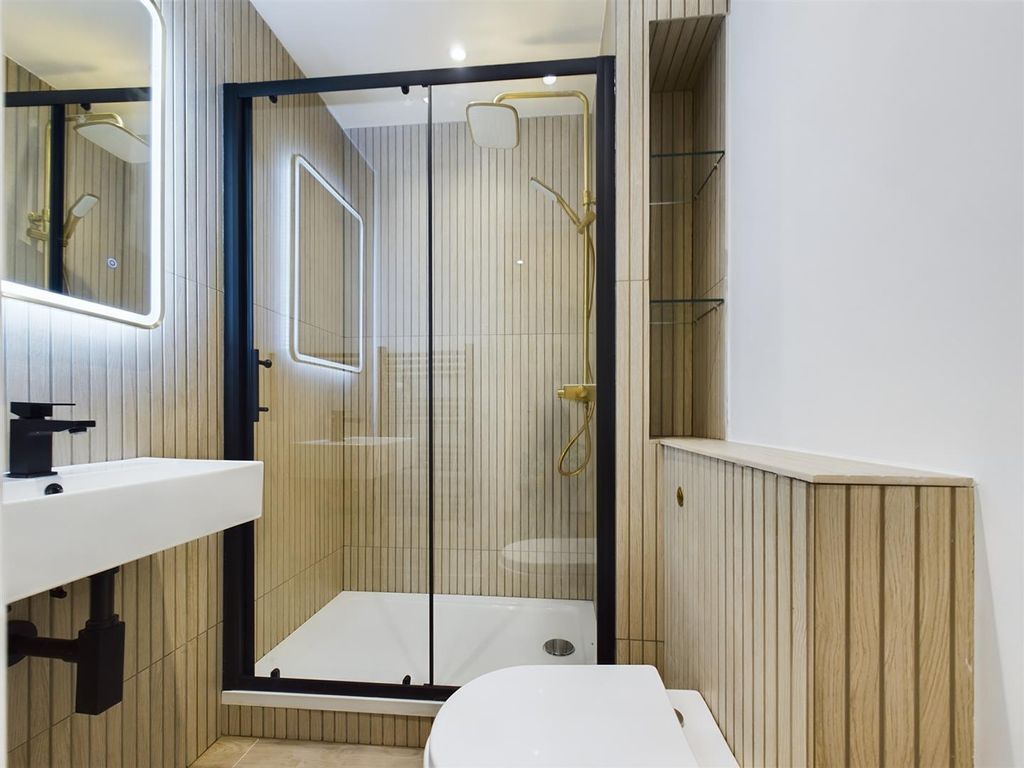 Property photo 2 of 16 Cam01167G0-Pr0135-Still004.Jpg