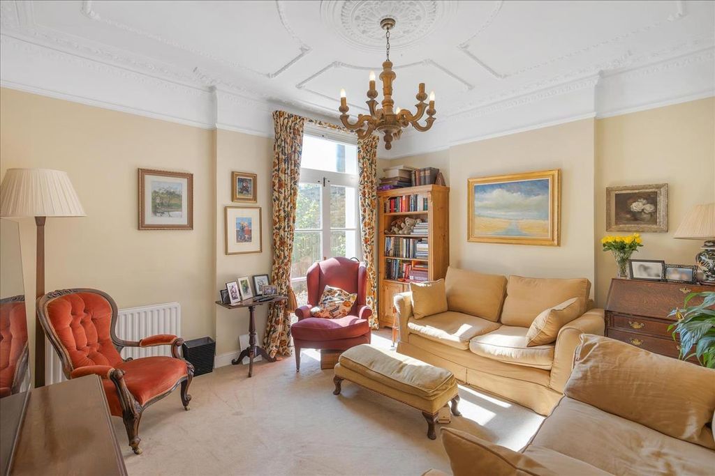 Property photo 3 of 18