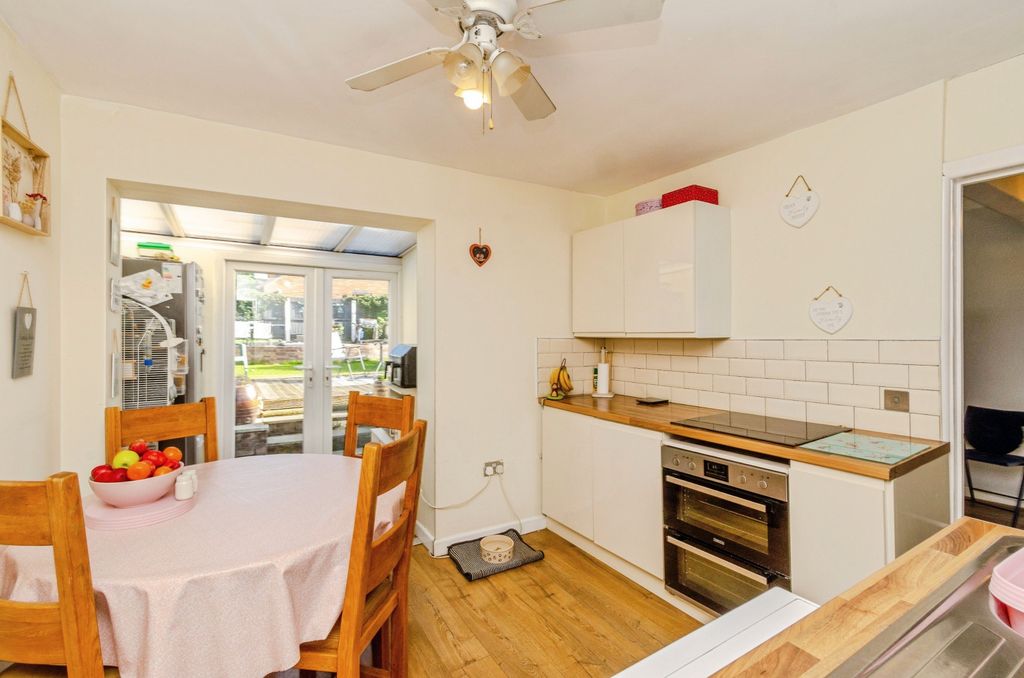 Property photo 2 of 23 Kitchen/Diner