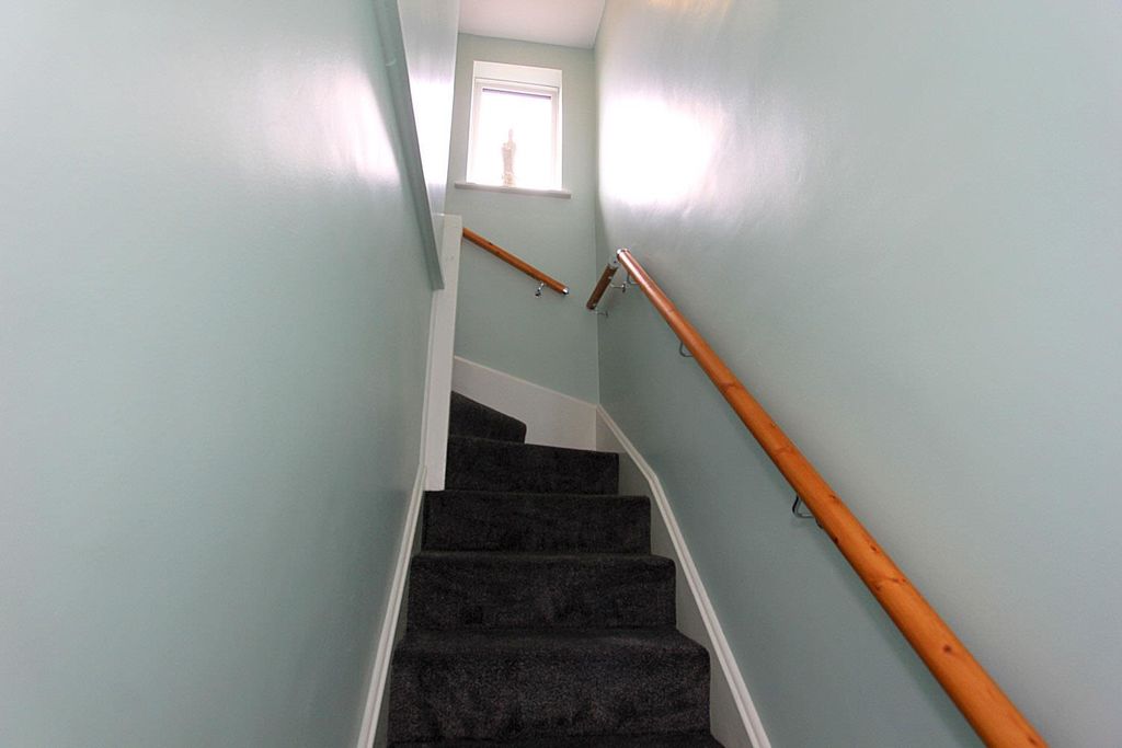 Property photo 2 of 6 Staircase