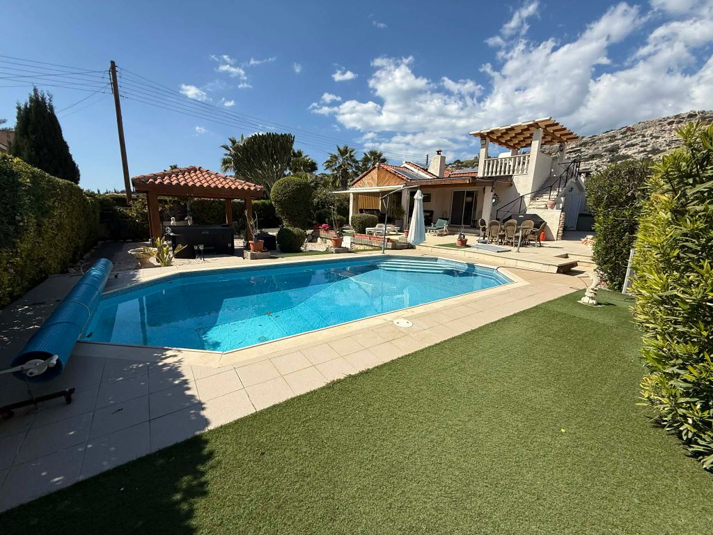 Property photo 1 of 31