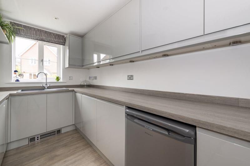 Property photo 3 of 19 Kitchen