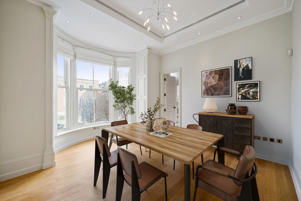 Property photo 3 of 18 Image