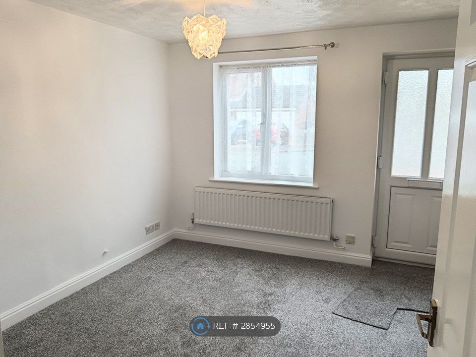 Property photo 2 of 14 Living Room