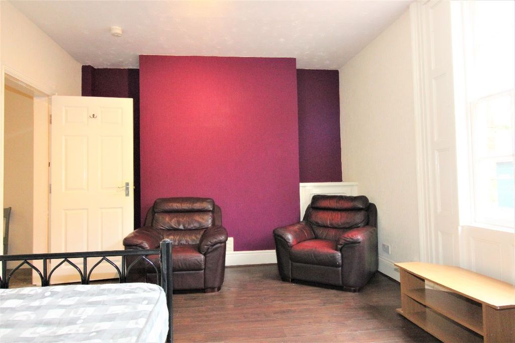 Property photo 3 of 4