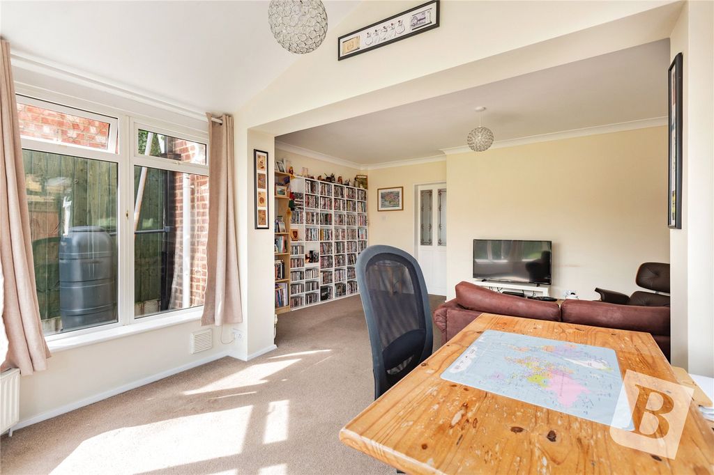 Property photo 2 of 21 Picture No. 15