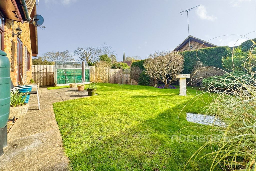 Property photo 2 of 19 Garden