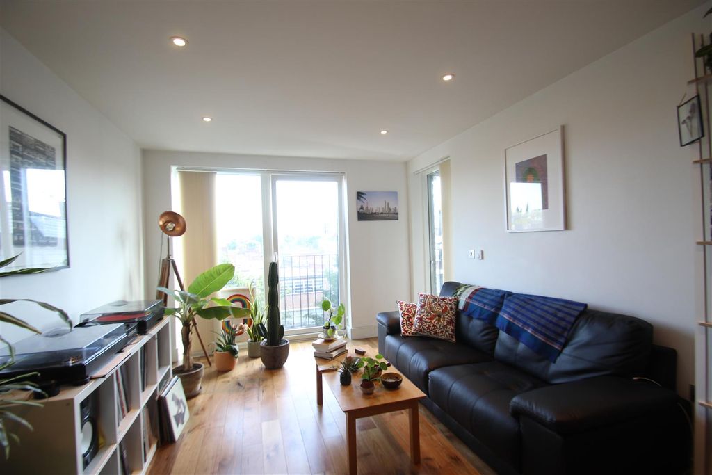 Property photo 1 of 11 Reception Room
