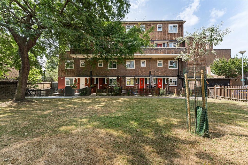 Property photo 1 of 32 King Henrys Walk, N1
