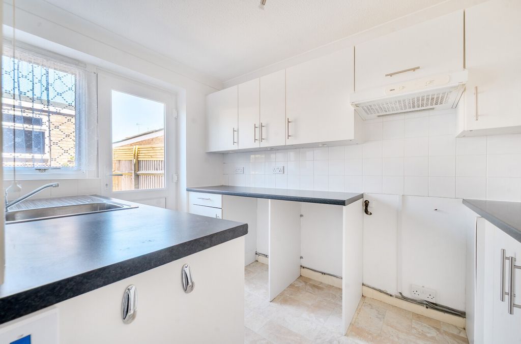 Property photo 3 of 10 1469518-6-6A16Dda...