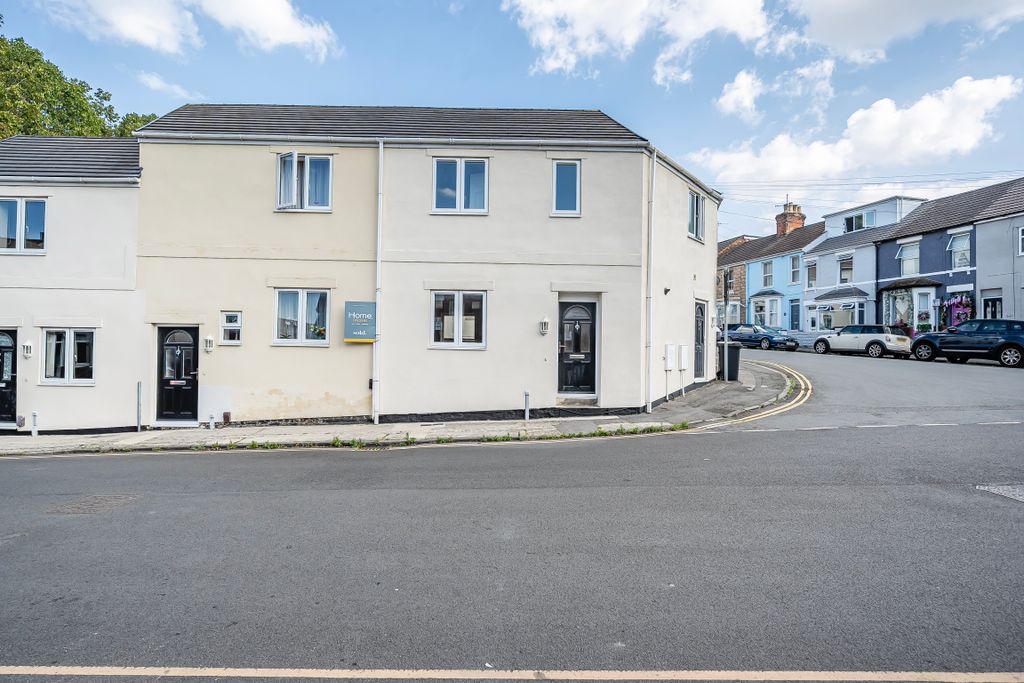 Property photo 1 of 6 1331042106883Bc2Df252c