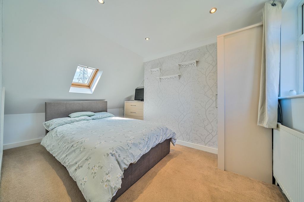 Property photo 2 of 22 1503324-3-6A75B03...