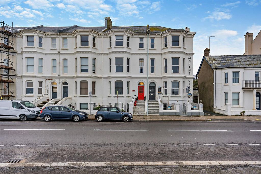 Property photo 3 of 10