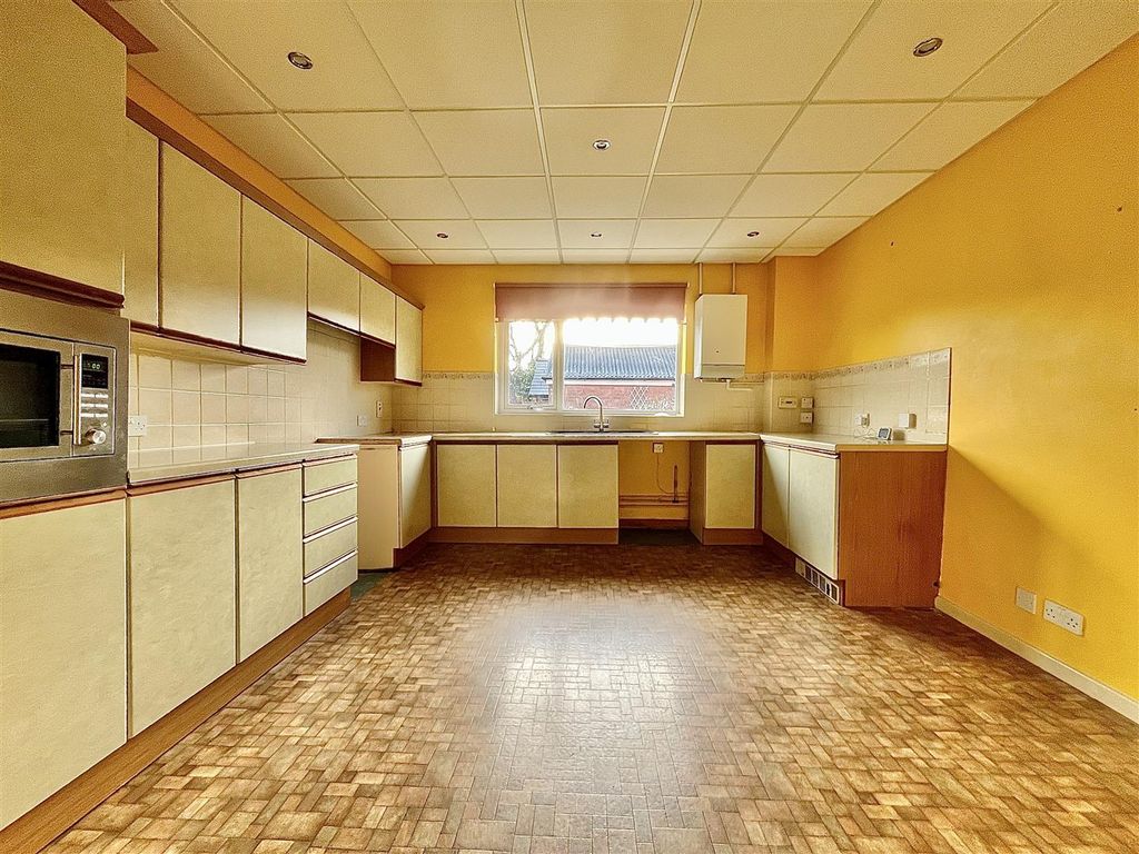 Property photo 3 of 21