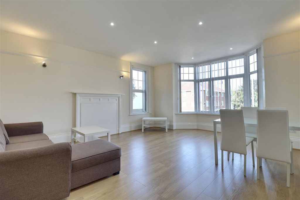 Property photo 1 of 15 B9394102-3A7F-48C9-B407-6Eb498C1Fc88_1_201_A.Jpeg