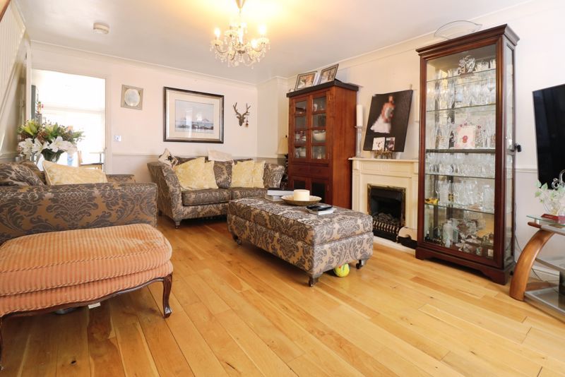 Property photo 3 of 17 Photo 11