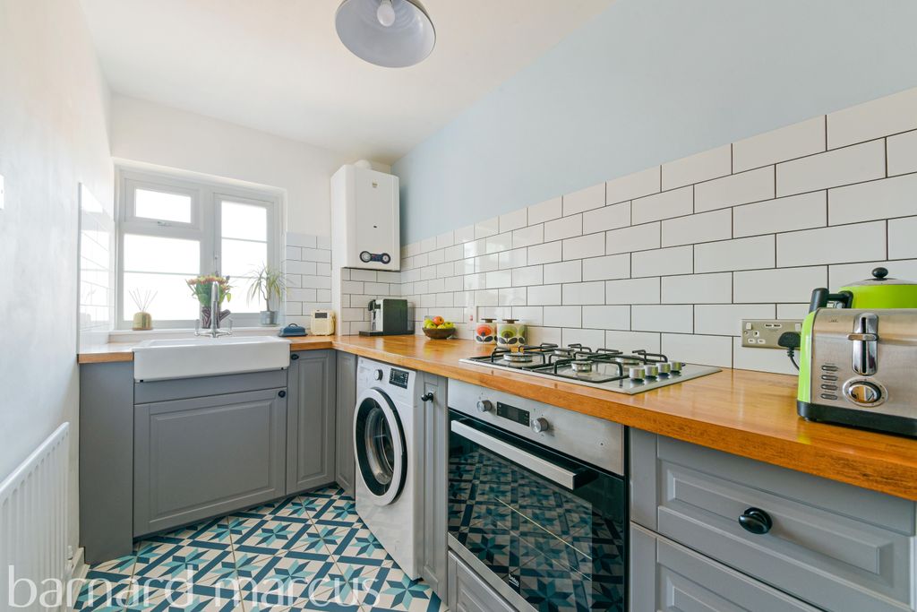 Property photo 1 of 6 Kitchen