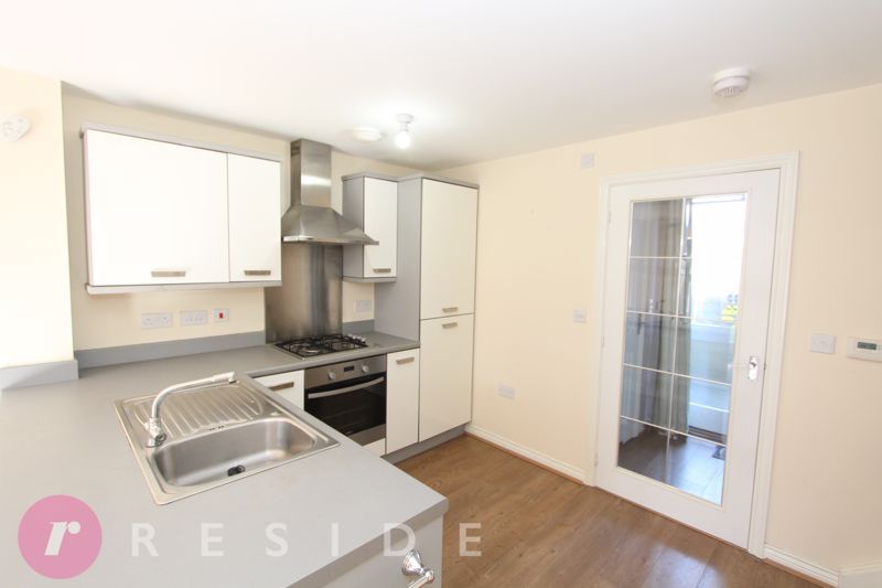Property photo 3 of 14 Kitchen