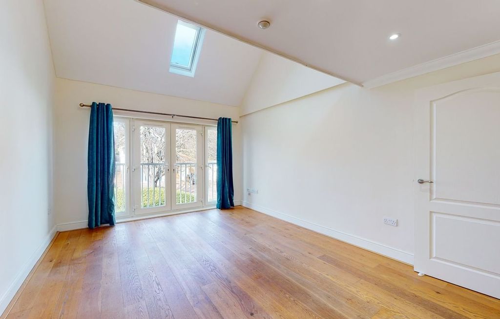 Property photo 2 of 9 Picture 2