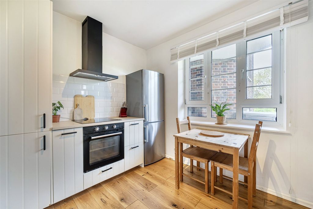 Property photo 2 of 19 Kitchen