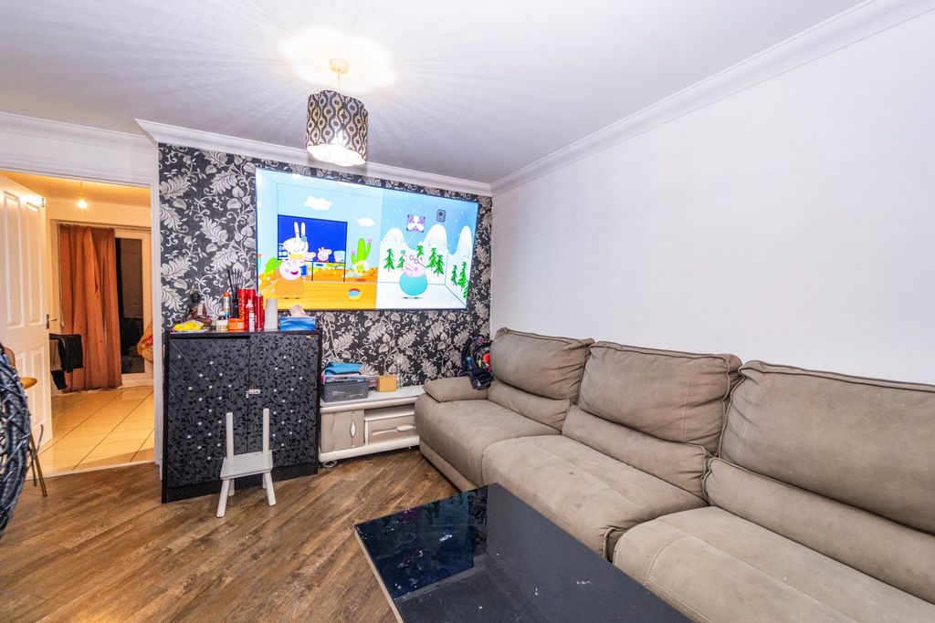 Property photo 3 of 22