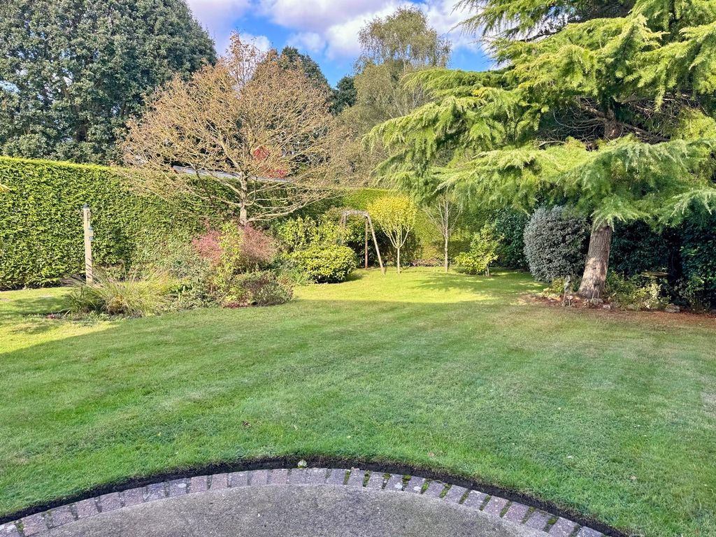Property photo 2 of 26