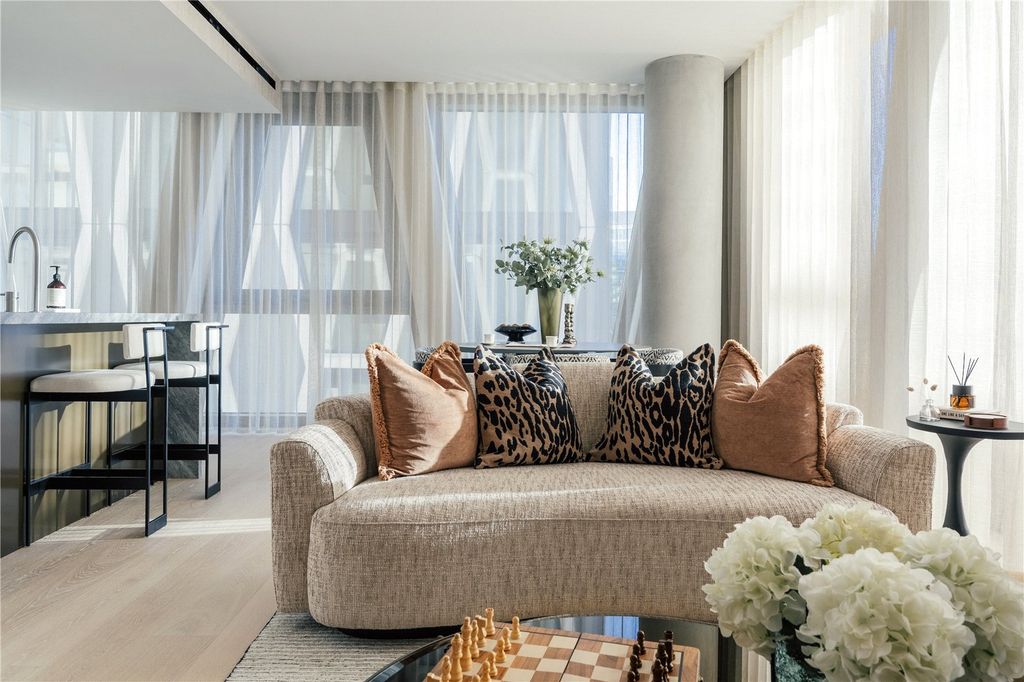 Property photo 2 of 26 Reception Room