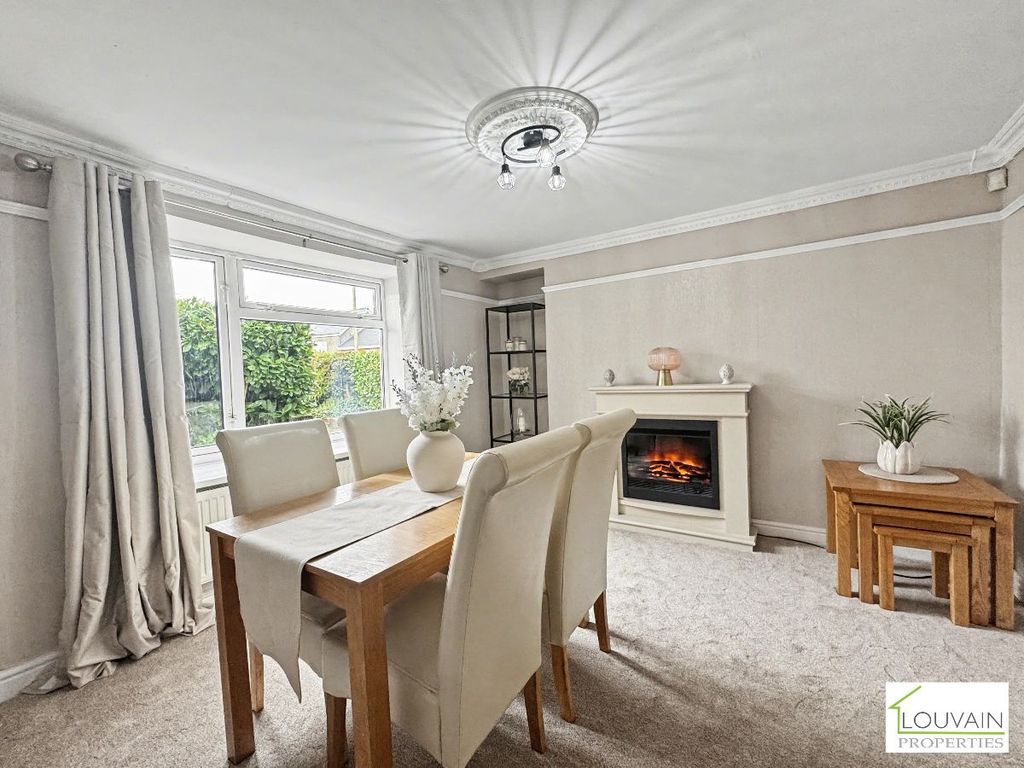 Property photo 2 of 28