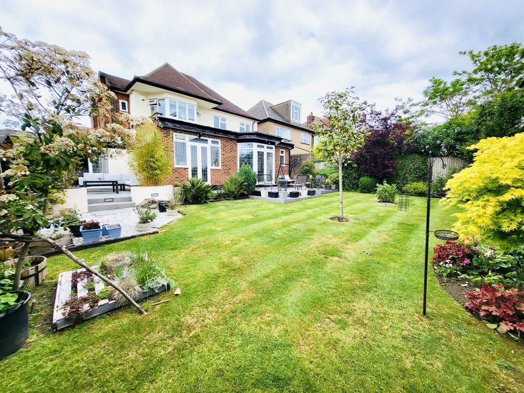 Property photo 2 of 24
