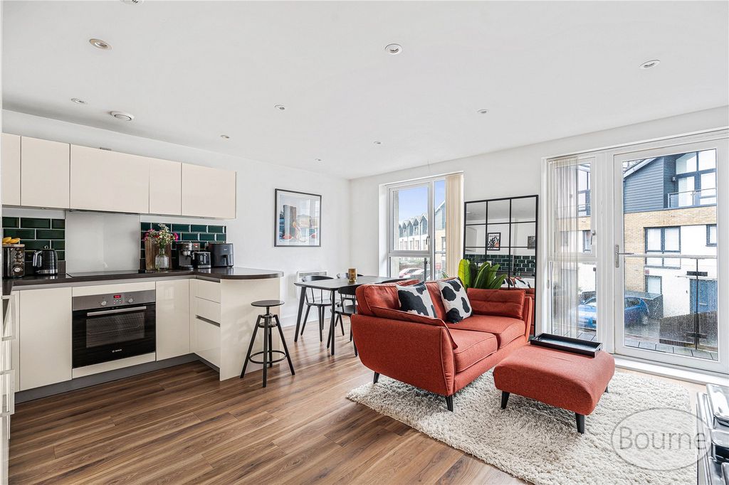 Property photo 1 of 17 Picture No. 14