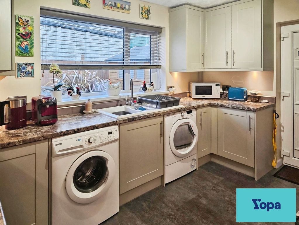 Property photo 1 of 24 Kitchen