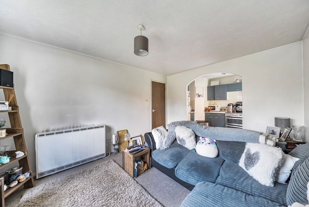 Property photo 2 of 11 1400620-11-696F74...