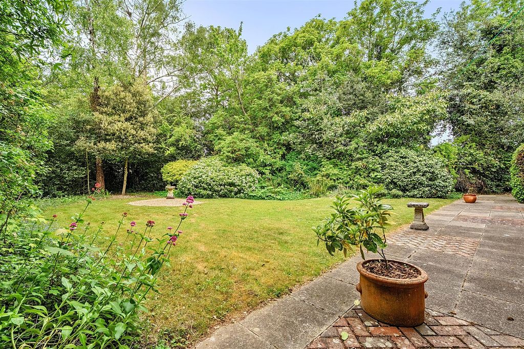 Property photo 2 of 31 1456735-25-6A01Bfdd64F11.Jpg