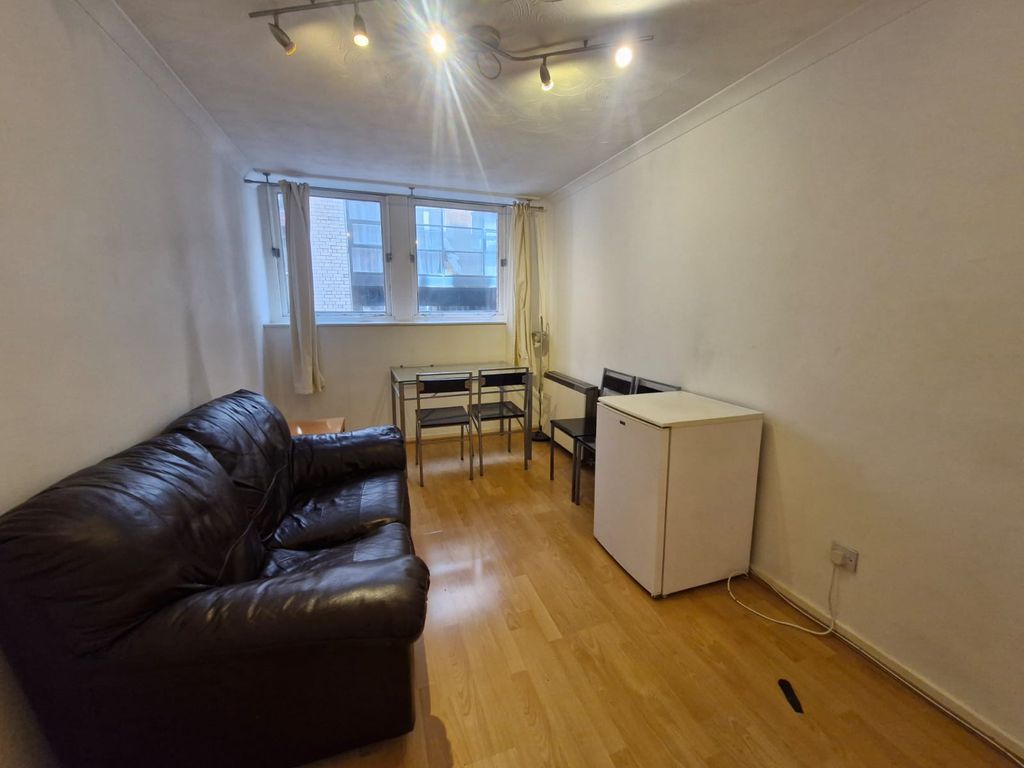 Property photo 3 of 6