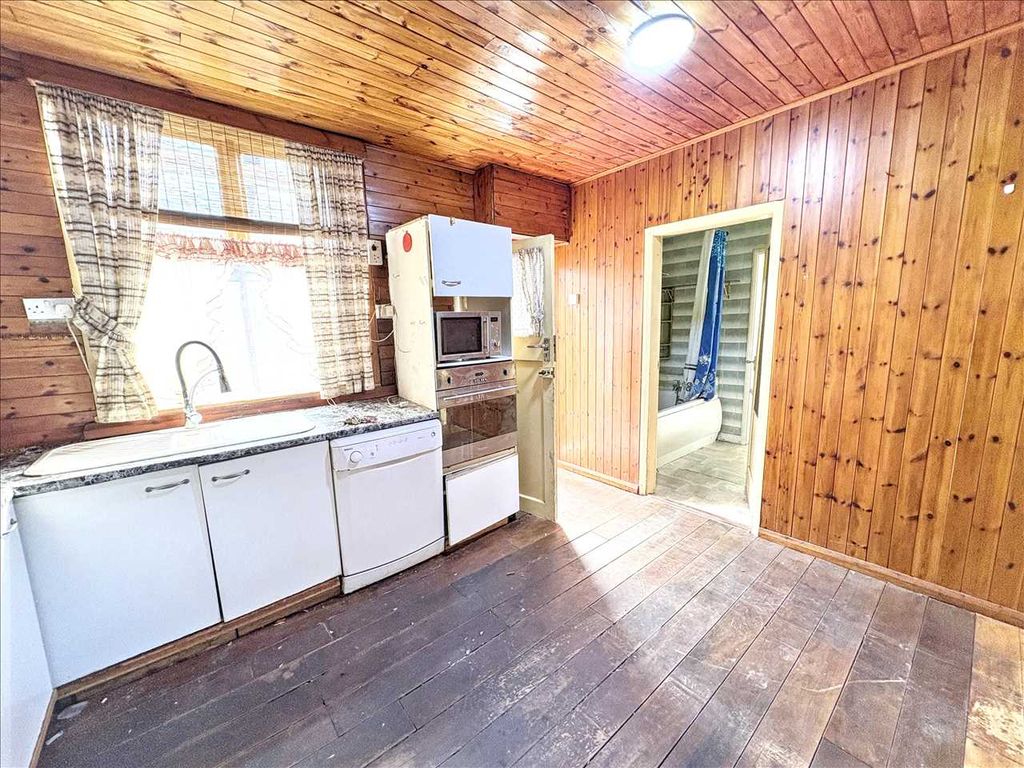 Property photo 2 of 23 Kitchen