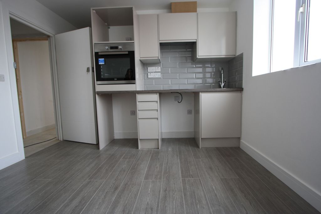 Property photo 1 of 2