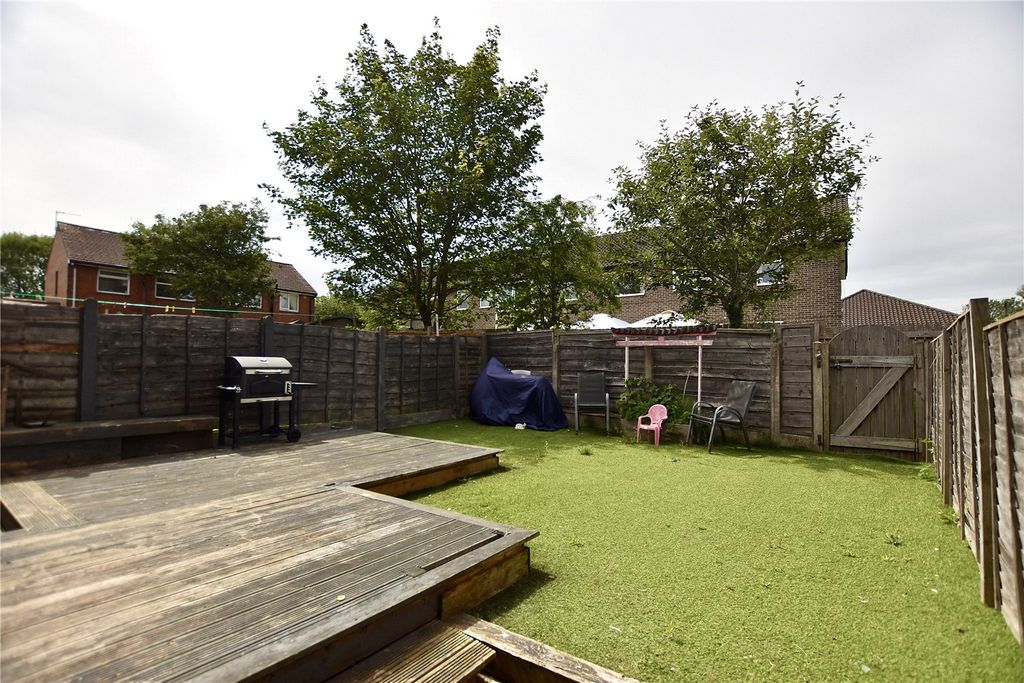 Property photo 2 of 13 Garden