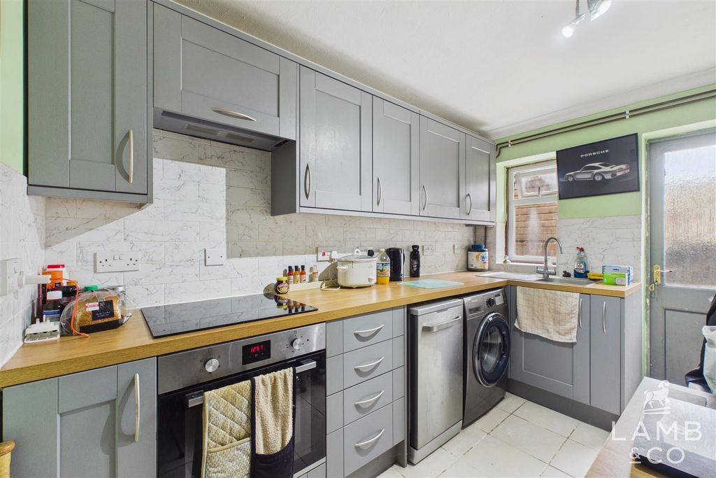 Property photo 2 of 13 Kitchen