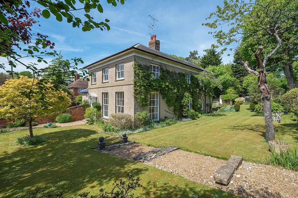 Property photo 1 of 32