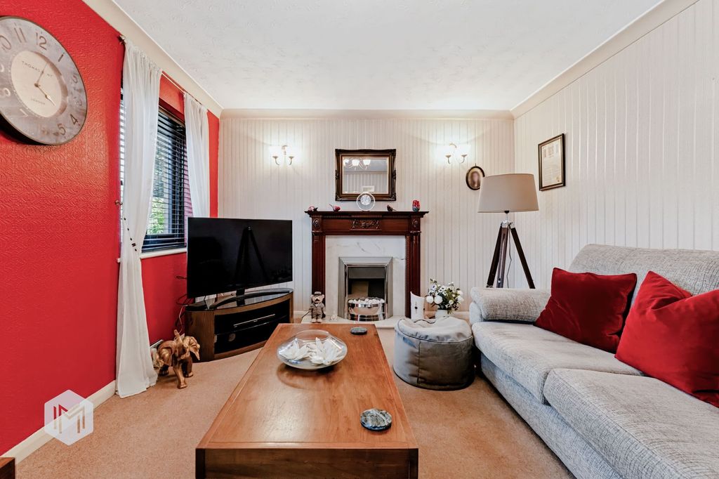 Property photo 2 of 31