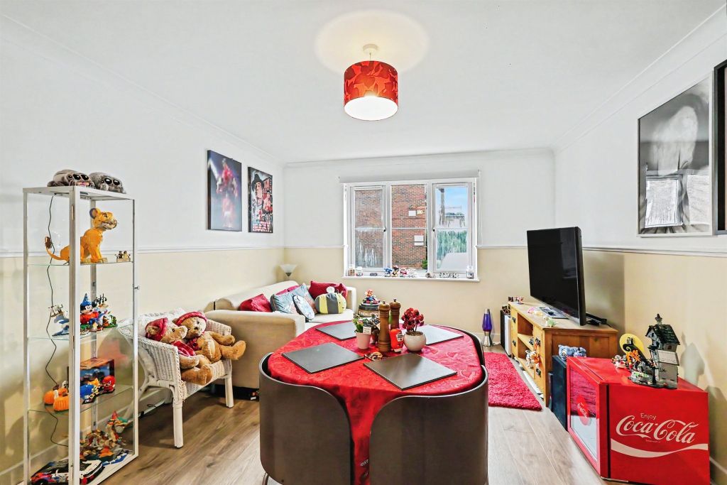 Property photo 3 of 11