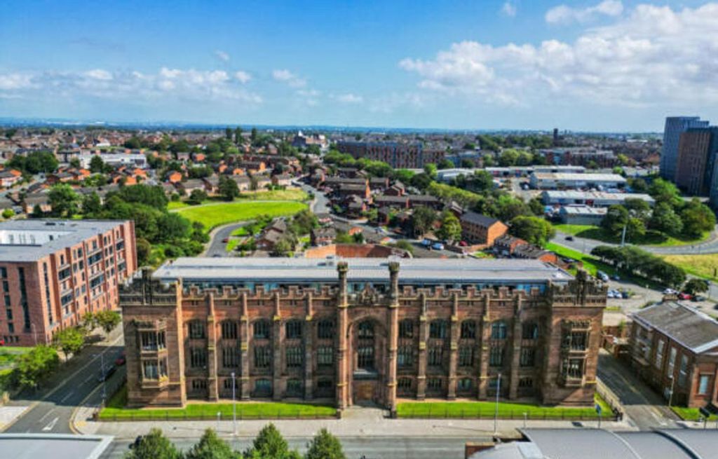 Property photo 1 of 12