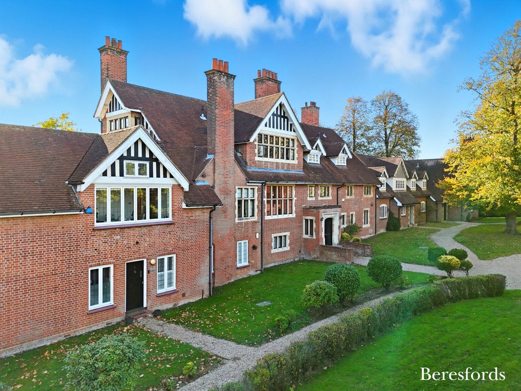 Property photo 1 of 11 Front