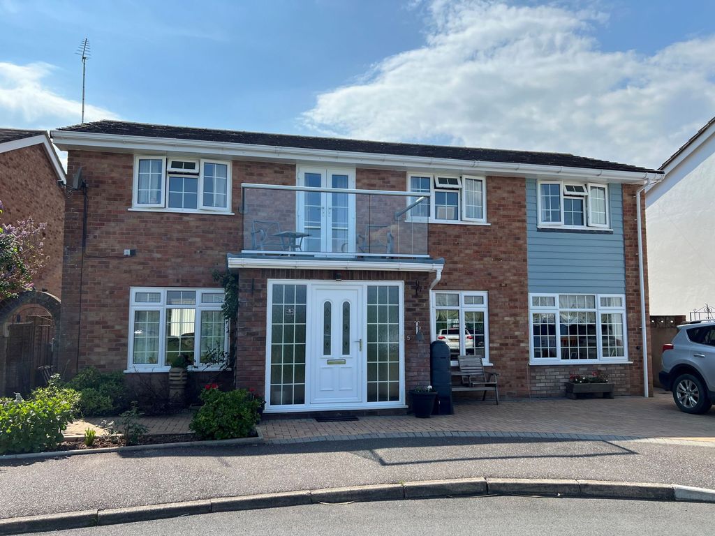 Property photo 1 of 28 Photo 5