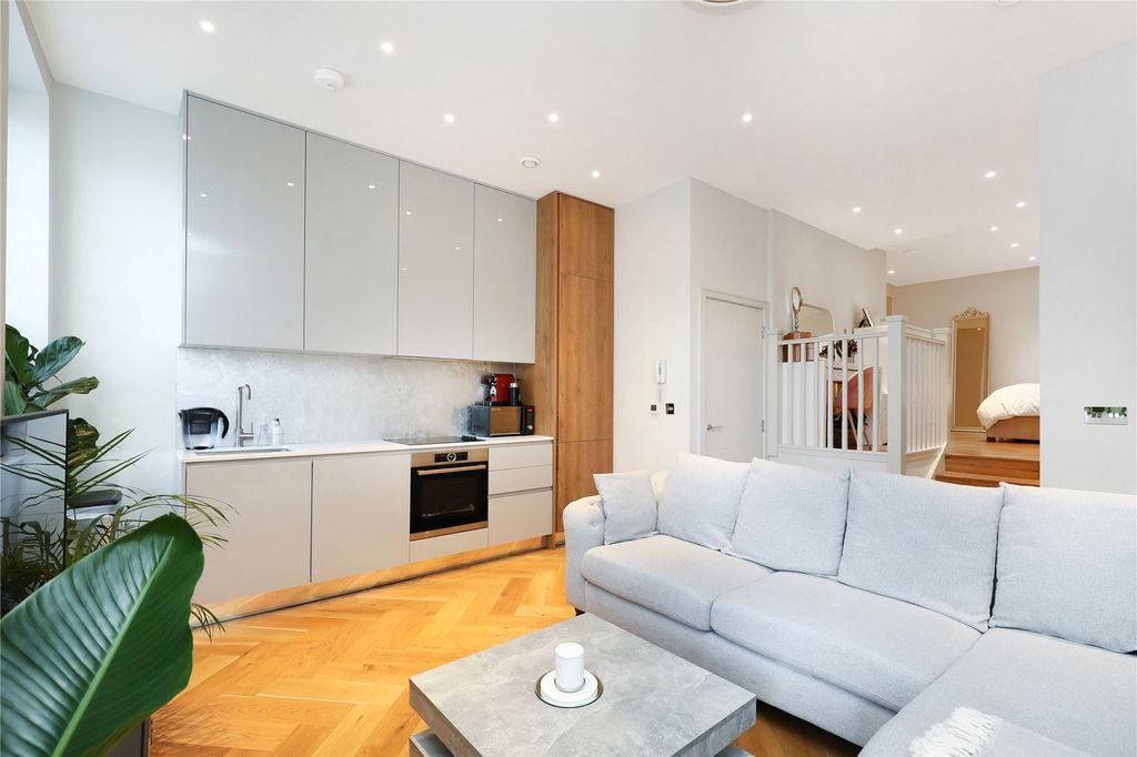 Property photo 1 of 10 Reception Room