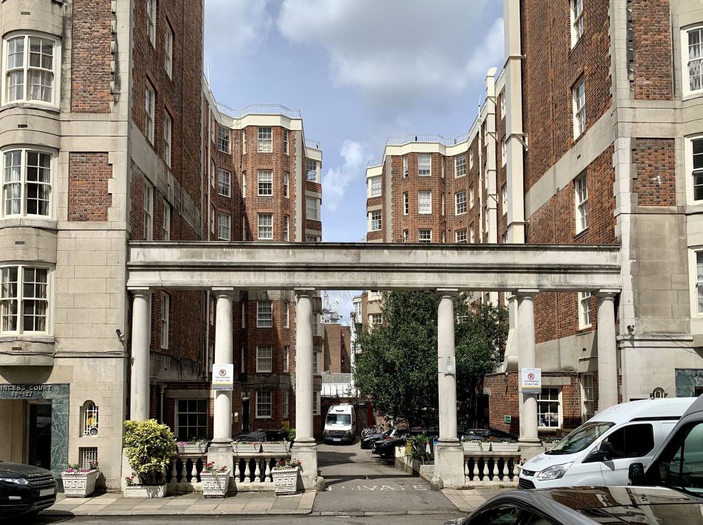 Property photo 1 of 3