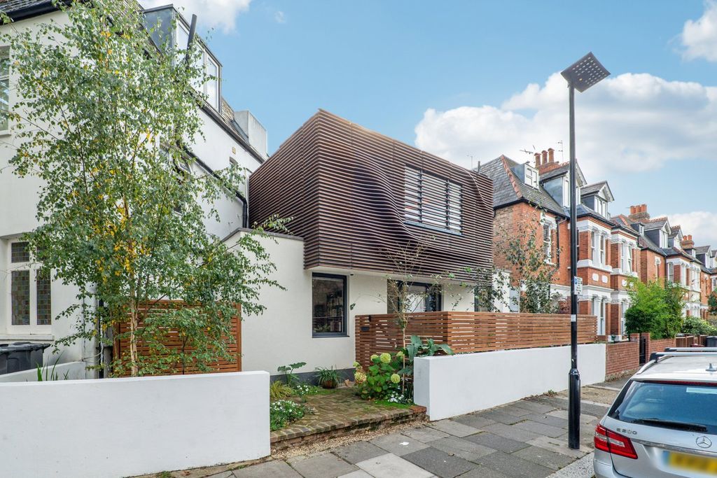 Property photo 1 of 15