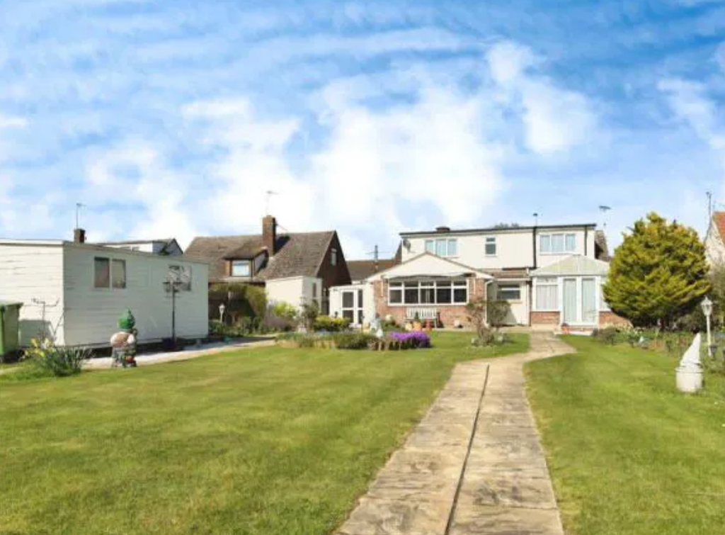 Property photo 3 of 19