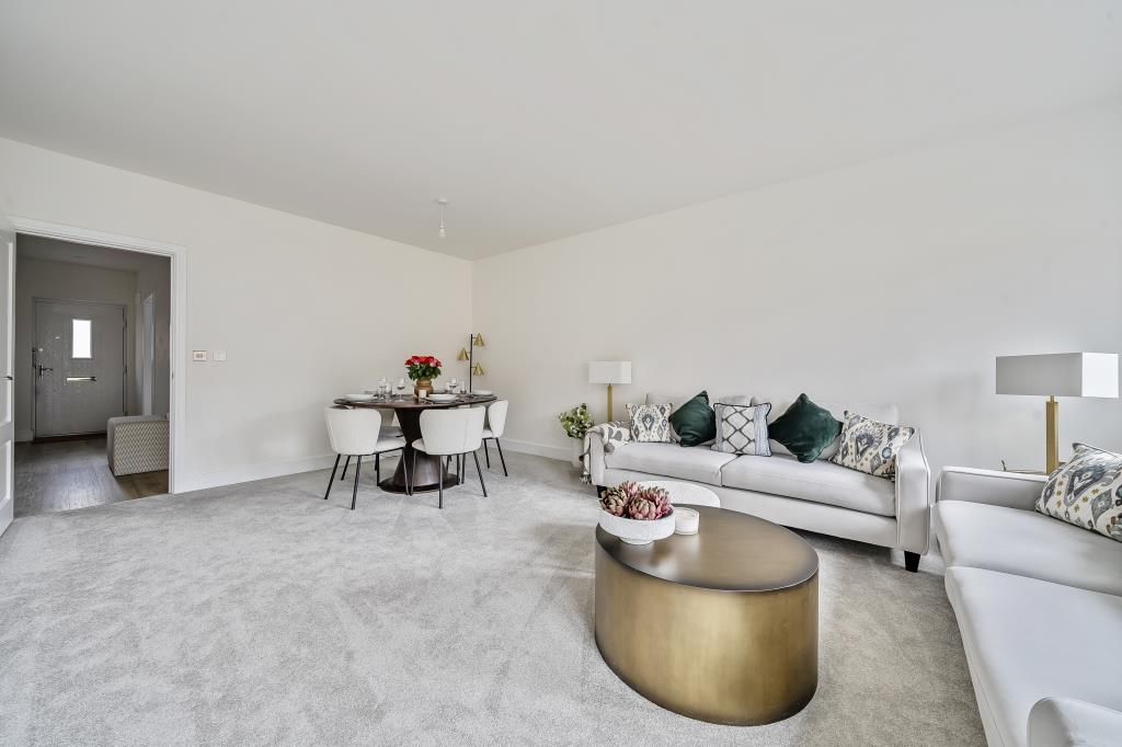 Property photo 3 of 18 Living Room